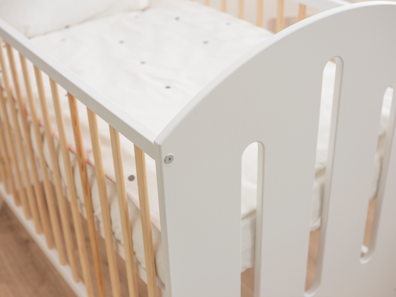 Detská postieľka BABY DREAM 60x120cm masív biely/borovica