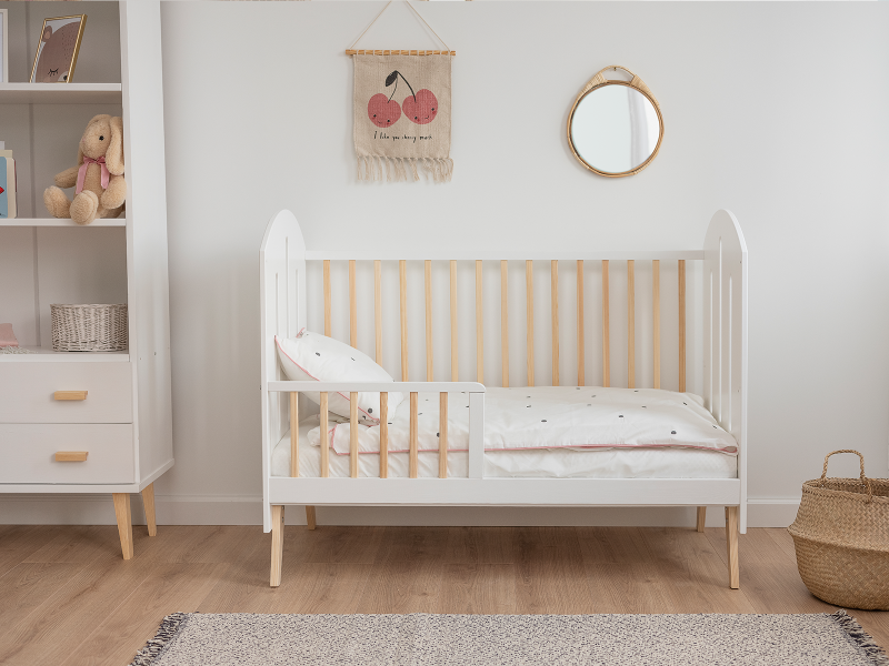 Detská postieľka BABY DREAM 60x120cm masív biely/borovica