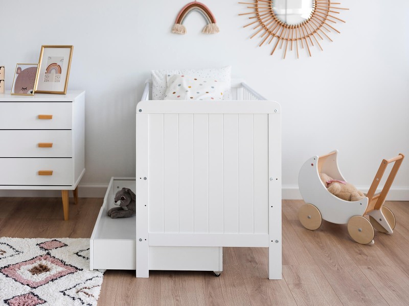 Detská postieľka BABY MAGIC 60x120cm masív biely