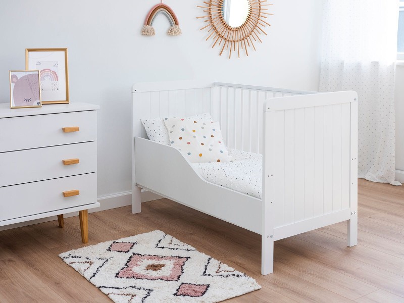 Detská postieľka BABY MAGIC 60x120cm masív biely