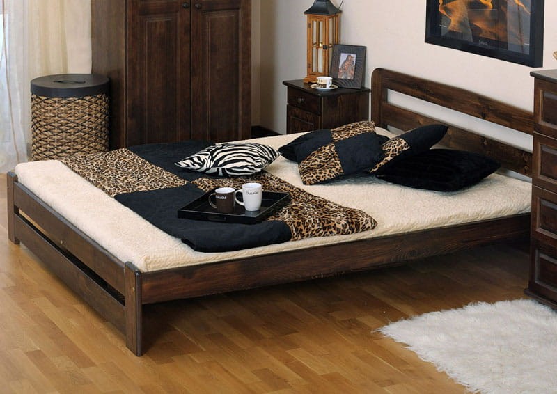 Posteľ orech Saša 160x200