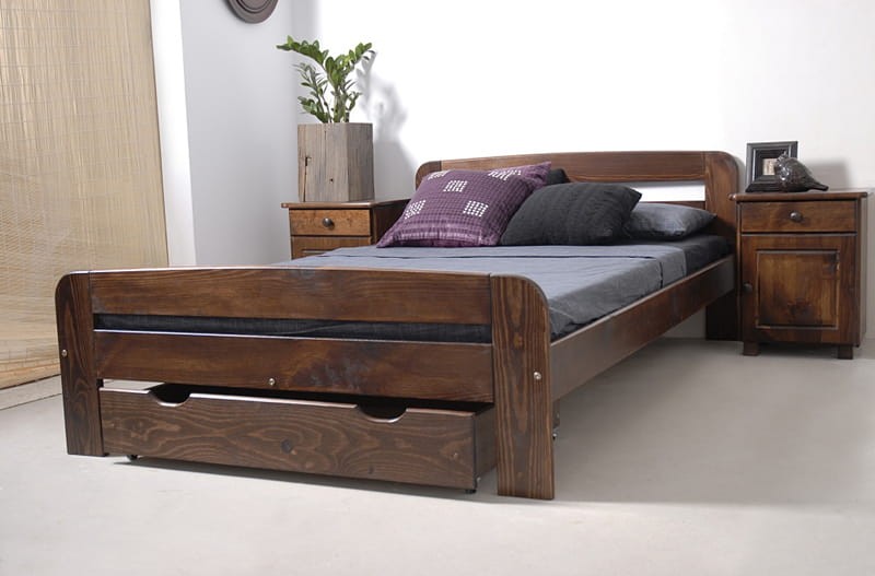 Posteľ orech Nastěnka 120x200