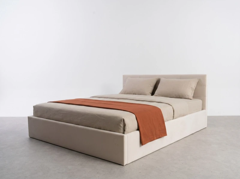 Čalúnená posteľ s úložným priestorom 160×200 cm Tilo Velvet – Béžová
