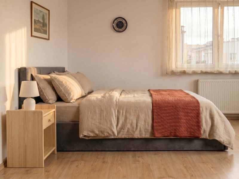 Čalúnená posteľ s úložným priestorom 180×200 cm Tilo Velvet – Grafitová