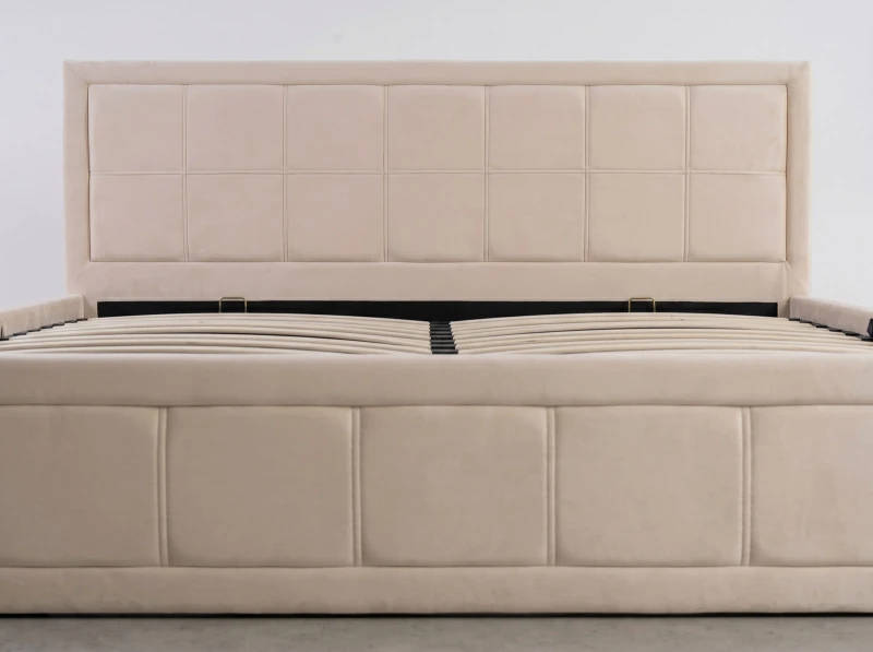 Čalúnená posteľ s úložným priestorom 160×200 cm Rema Velvet – Béžová