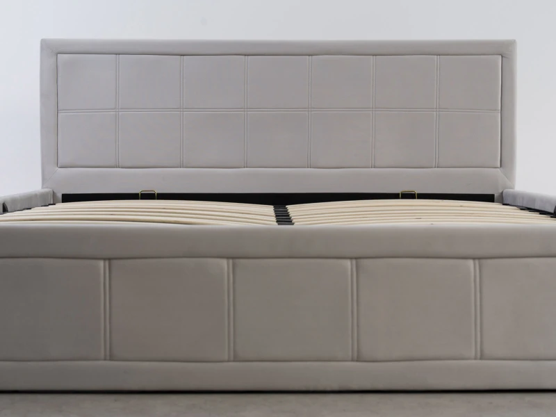 Čalúnená posteľ s úložným priestorom 180×200 cm Rema Velvet – Šedá