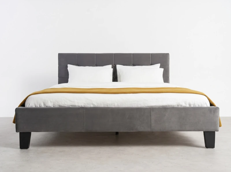 Čalúnená posteľ 140×200 cm Sumi Velvet – Grafitová